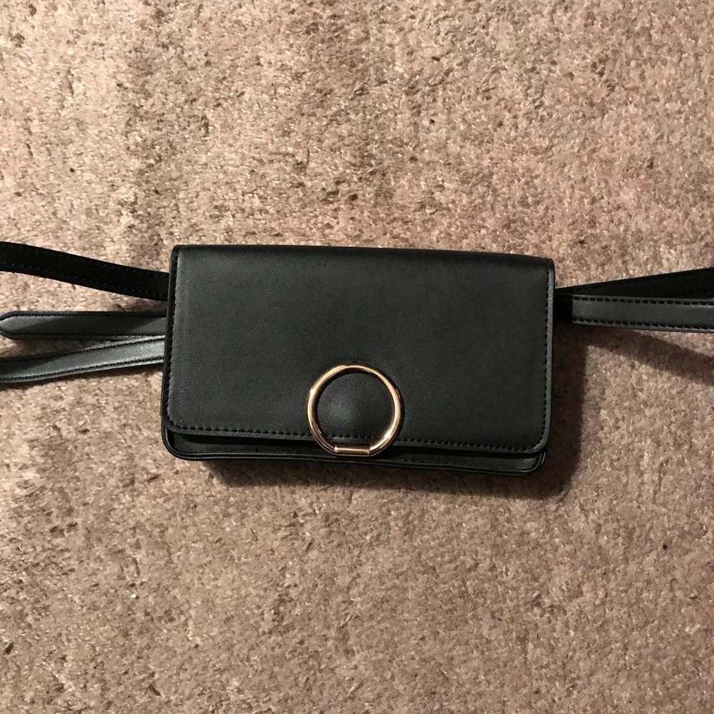 SOLD 🚧 CHICOS BELT BAG